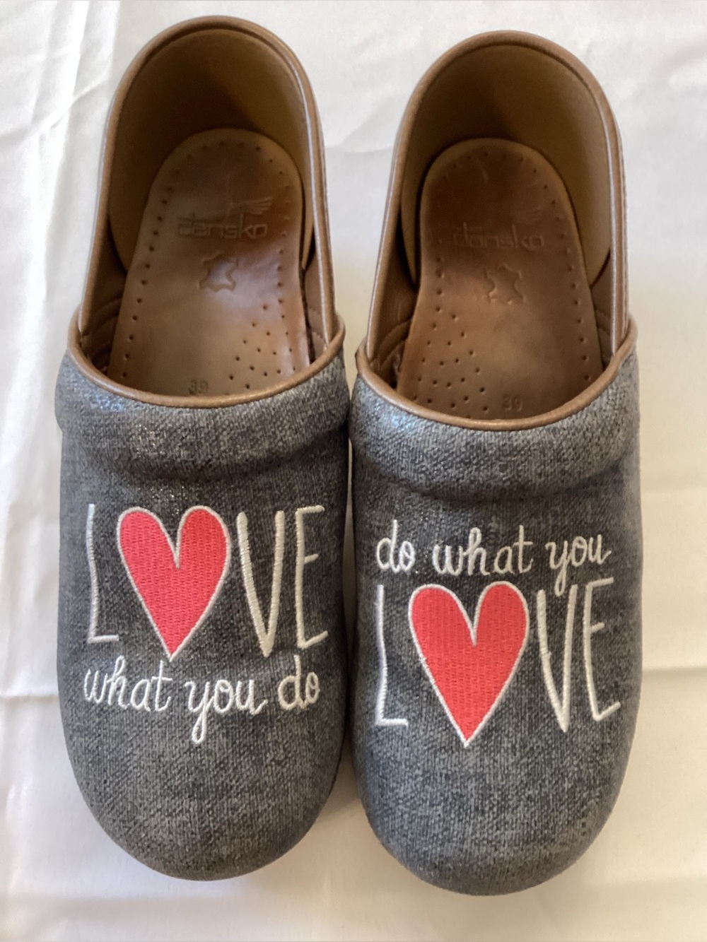 Dansko Twin Pro Love what you do gray heart, comfort, nurse clogs EU 39/US 8.5-9